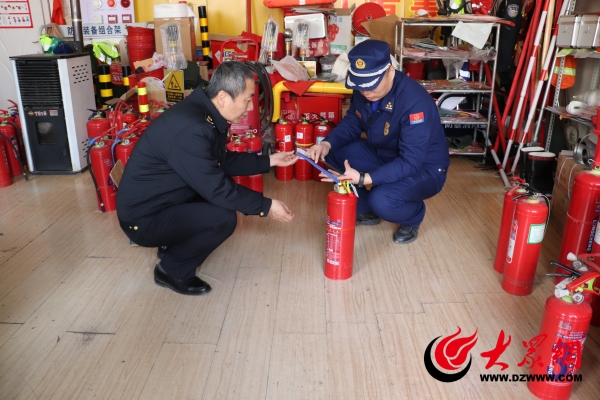 山东滨州：邹平消防联合市场监管部门开展“315”消防产品专项检查(图1)
