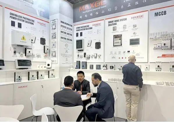 聚焦2024 法兰克福照明展速览照明企业的精彩瞬间！(图41)