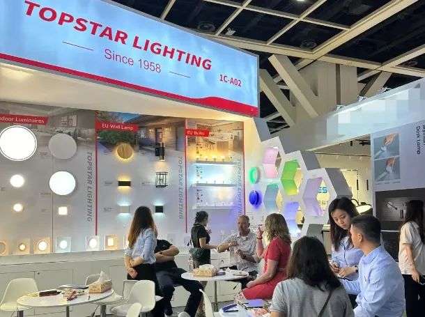 香港国际春季灯饰展盛大举行各企业产品亮点精彩呈现(图16) 香港国际春季灯饰展盛大举行各企业产品亮点精彩呈现(图16)