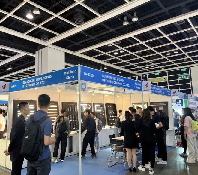 香港国际春季灯饰展盛大举行各企业产品亮点精彩呈现(图23) 香港国际春季灯饰展盛大举行各企业产品亮点精彩呈现(图23)