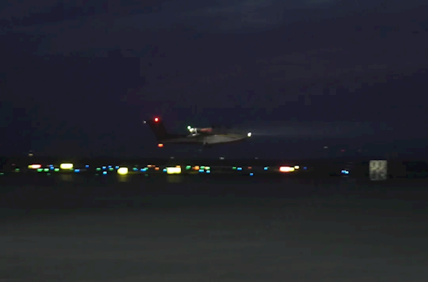 我国纯自研水陆两栖大飞机!AG600完成首次夜航飞行试验(图2) 我国纯自研水陆两栖大飞机!AG600完成首次夜航飞行试验(图2)