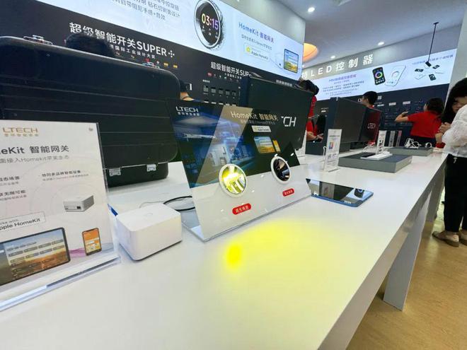 震撼首发！雷特超跑系新品引爆关注！还有……(图1)